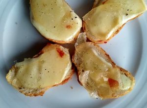 Foto di Crostini al lardo e pecorino