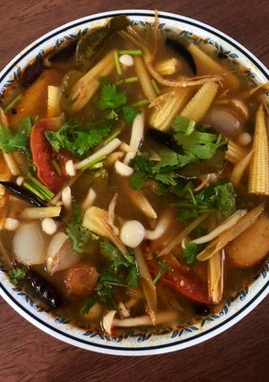 รูปของ ต้มยำกุ้งน้ำใสใส่พริกเผา (Tom Yam Goong (clear soup))