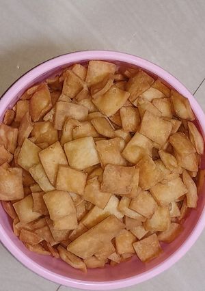 શક્કરપારા (Shakkarpara Recipe In Gujarati) રેસીપી મુખ્ય ફોટો