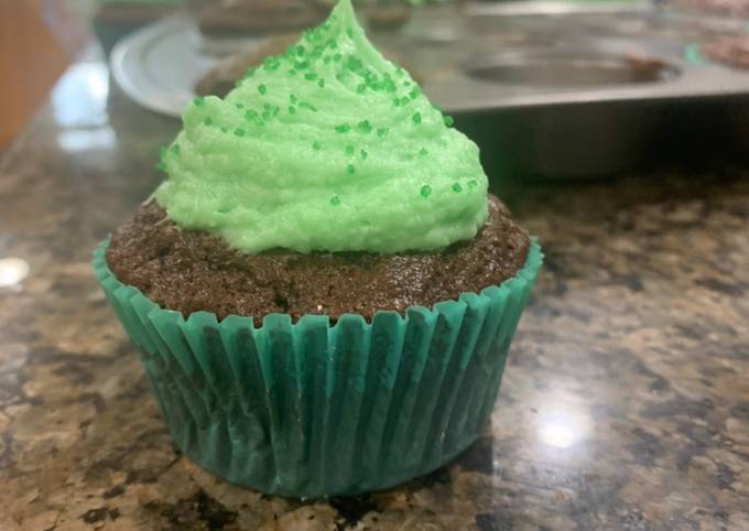 Creamy and Simple Frosting