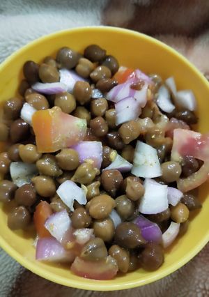 A picture of Chana chat.