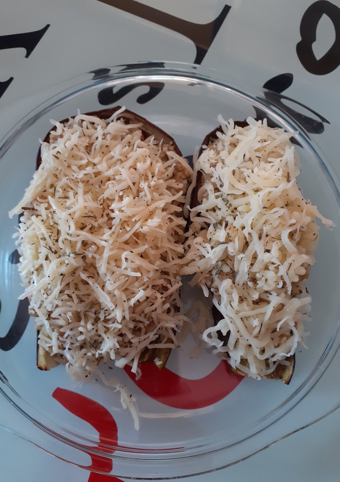 Una foto de Berenjenas rellenas de cous cous y pavo