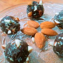 A picture of Almonds Chocolate Balls Recipe.