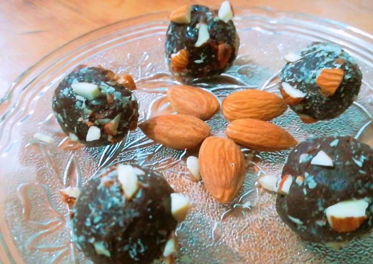 Simple Way to Prepare Favorite Almonds Chocolate Balls Recipe