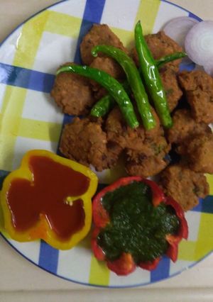 A picture of #દાળવડા.