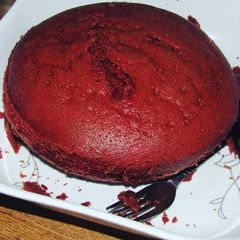 A picture of Steamed Red Velvet Cake.