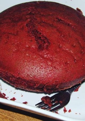 A picture of Steamed Red Velvet Cake.