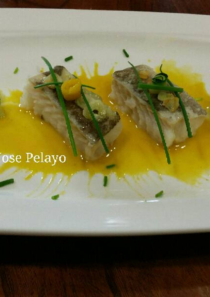 Una foto de Bacalao en salsa de pimientos amarillos