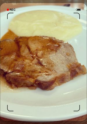 Une photo de Steak de Bœuf Saignant et Purée de Pommes de Terre