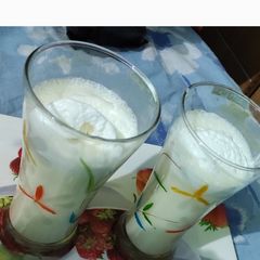 A picture of Ice cream Almond shake.