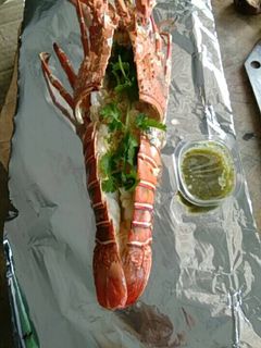 รูปของ กุ้งมังกรย่างเนยกระเทียม จิ้มน้ำจิ้มซีฟู้ด