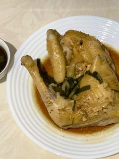 Hình của món Cơm gà hấp tàu xì.