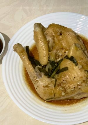 Hình của món Cơm gà hấp tàu xì.