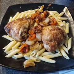 A picture of Chicken and chalots in Dijon and white wine vinegar.