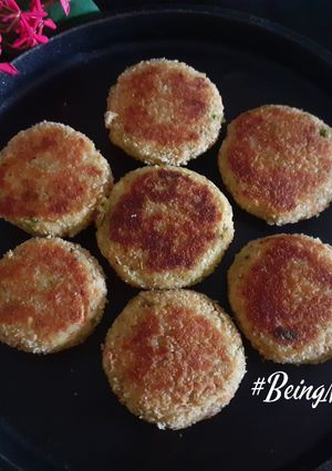 A picture of Paneer-Sprouts Tikkis.