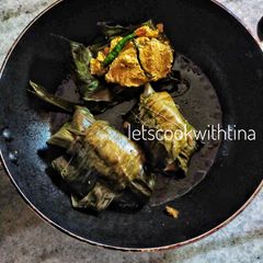 A picture of Ilish paturi.