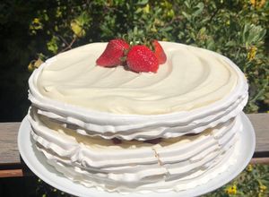 Una foto de Torta helada de frambuesa ❤️
