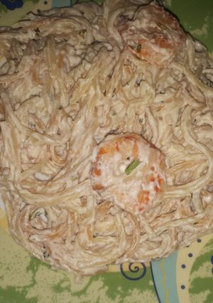 Egyedényes fehérboros-tejszínes-garnélás spagetti recept fotója