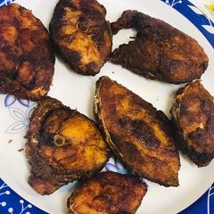 A picture of Fried fish.