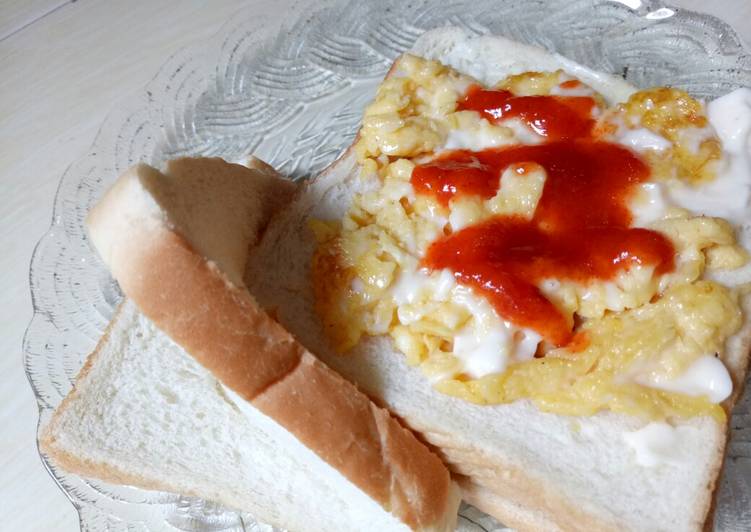 Scrambled Egg Sandwich
