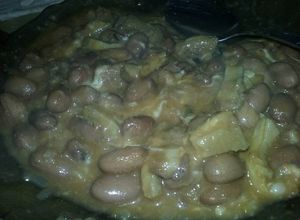 Una foto de Guiso de Mondongo con Poroto marron