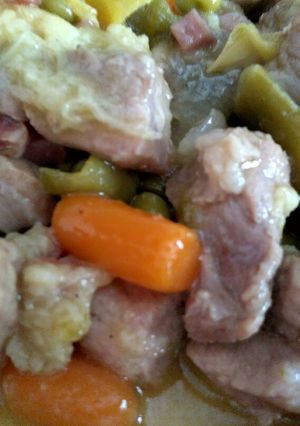 Una foto de Carne con menestra