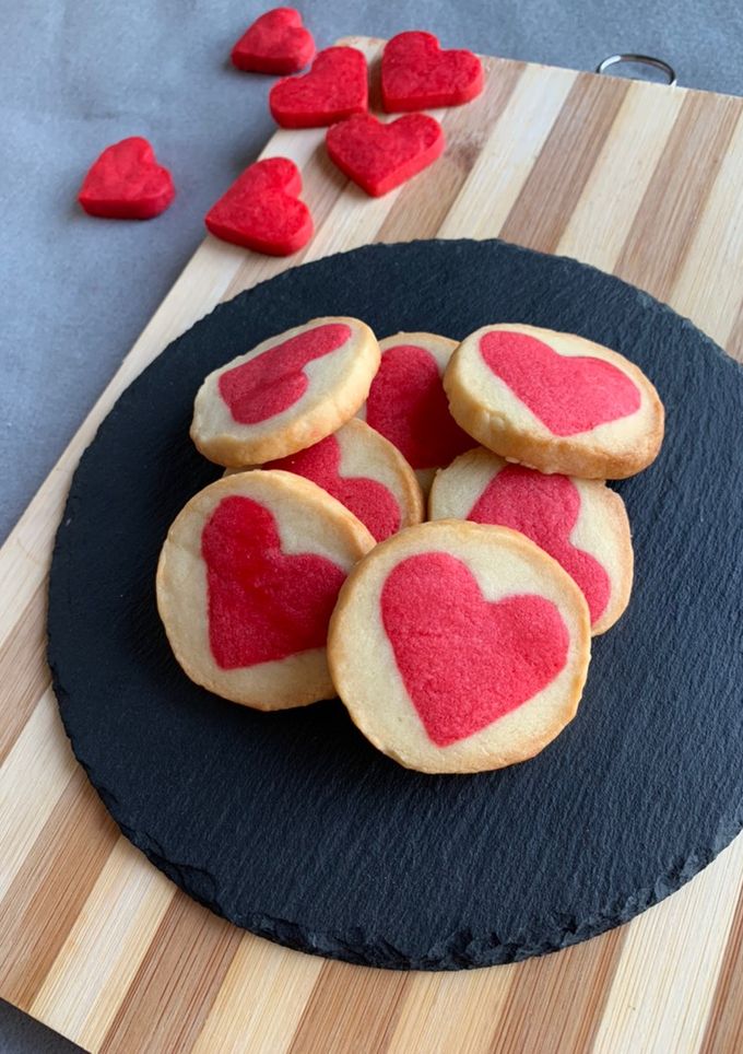 A picture of Vanilla Heart Cookies.
