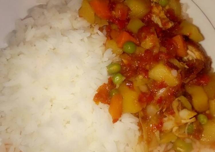 Simple Way to Prepare Appetizing White rice with potatoe sauce Cooking Basics for Newbies