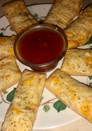 A picture of Easy Italian cheese bread sticks.