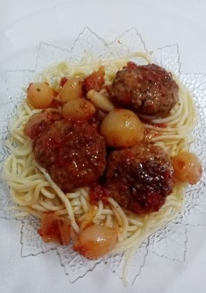 O poză a rețetei Chifteluțe în sos de roșii cu arpagic.