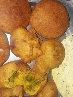 मटर कचौड़ी कोफ्ता (Matar kachori kofta recipe in hindi) रेसिपी मुख्य फोटो