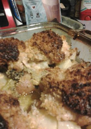 A picture of Ranch chicken and veggies.