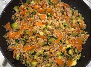 Foto de Cuscuz com atum e legumes