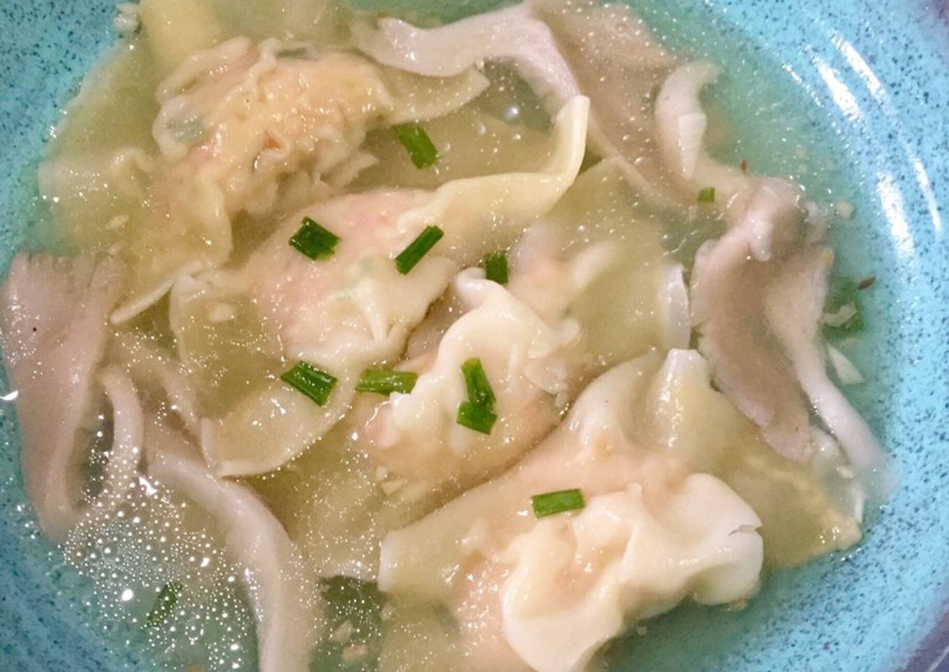 Sup Ayam Wonton dengan Cendawan Tiram
