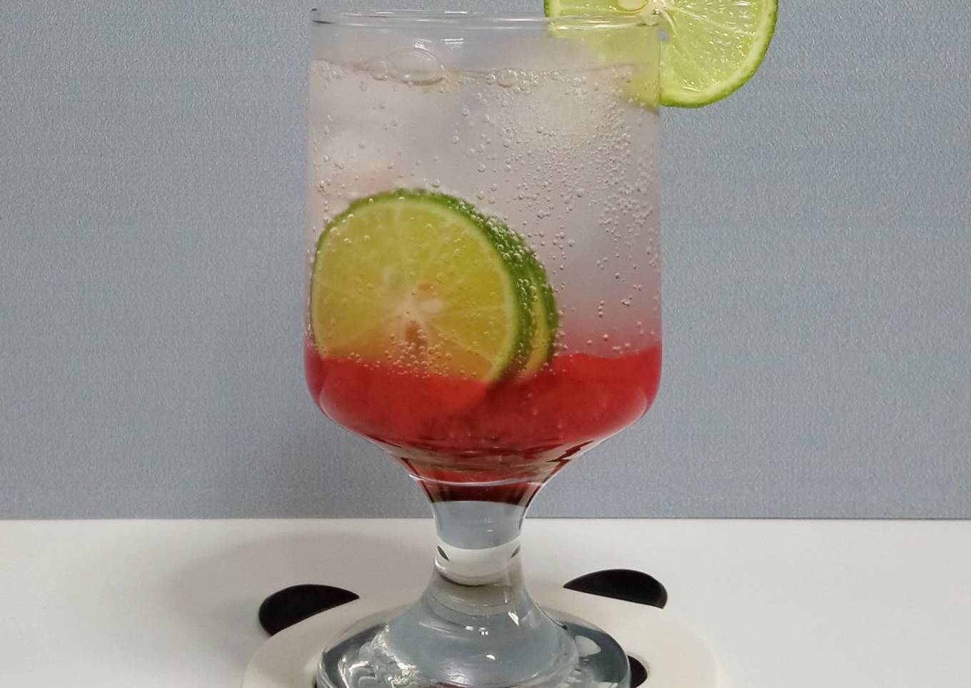 Strawberry Virgin Mojito ������