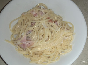 Una foto de Pasta a la Carbonara casera