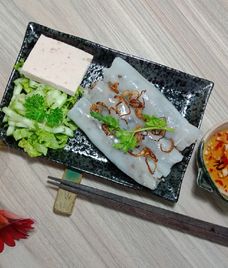 bánh cuốn chả lụa