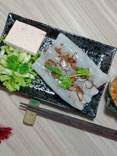 Hình của món Bánh cuốn chả lụa.