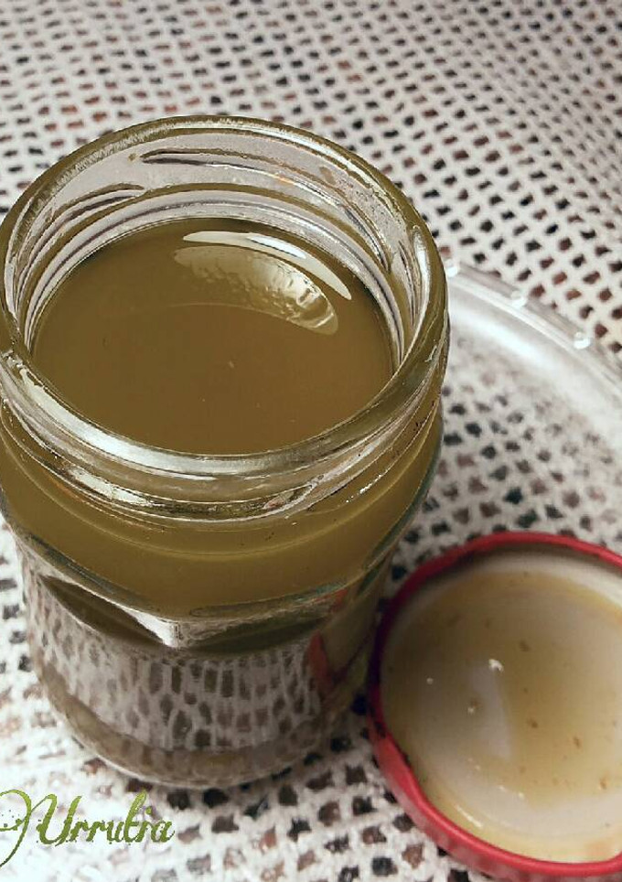 Una foto de Aceite picante de guindillas verdes