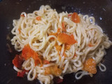 Indomie ayam bawang kering pedes (anak kos akhir bulan masuk)