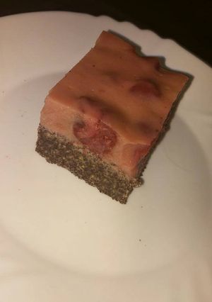 Meggyes, mákos szelet, sütés nélkül recept fotója