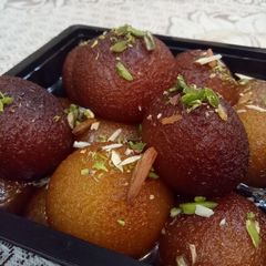 A picture of Gits gulab jamun.