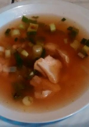 Una foto de Sopa rápida de pollo y jengibre
