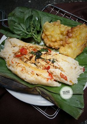 Foto resep Nasi bakar ayam suwir pedas