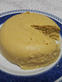 Una foto de Queso curado de garbanzo y miso vegano 🧀