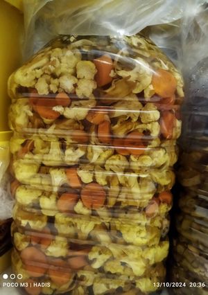 عکسی از دستور ترشی گل کلم