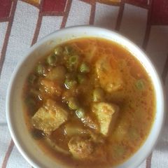 Aloo matar paneer A picture of Aloo matar paneer.