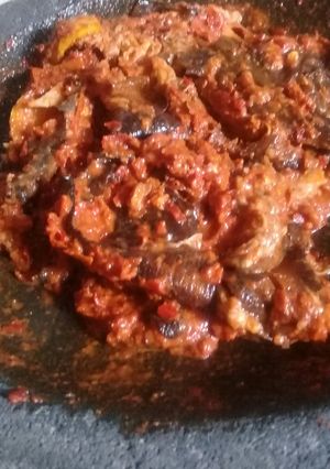 Foto resep Ikan Pe Asap Penyet Sambal Jeruk Purut Mentah