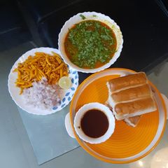 A picture of Misal pav.