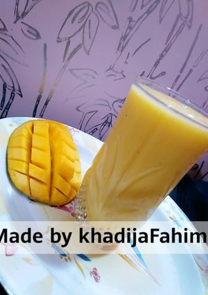 A picture of Mango Milkshake 😋😋.